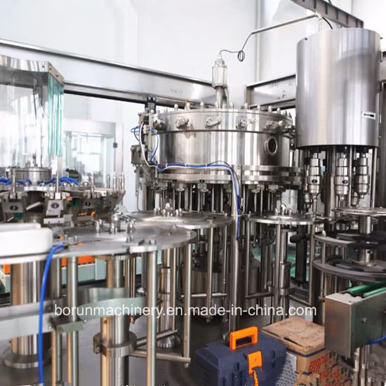 (SÉRIE DCGF) Machine de remplissage automatique d'embouteillage de boissons gazeuses