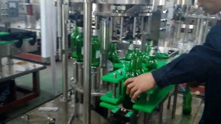 Cg série entièrement automatique petite bouteille de bière de boissons gazeuses Machine d'étanchéité de l'emballage de remplissage de la mine avec contrôle PLC